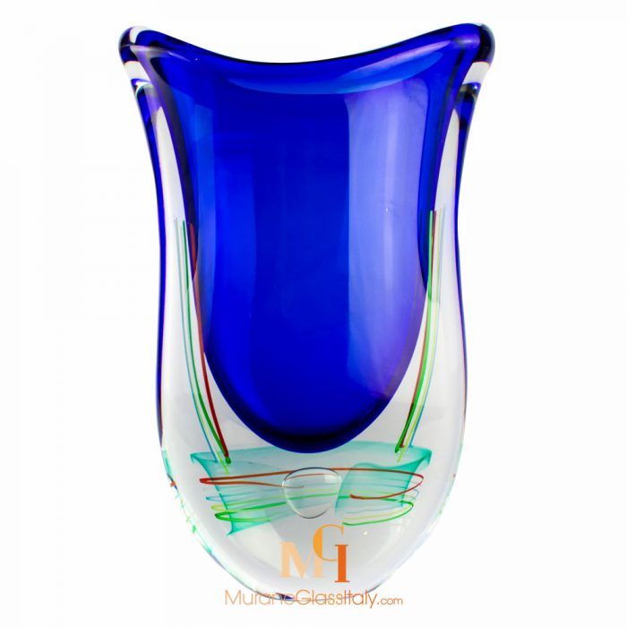 蓝色吹制玻璃花瓶