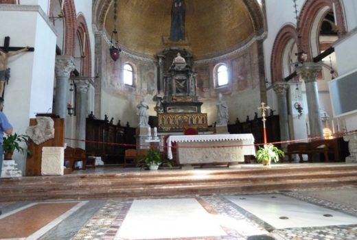 Santa Maria and San Donato - inside (Murano), photography by Abxbay.